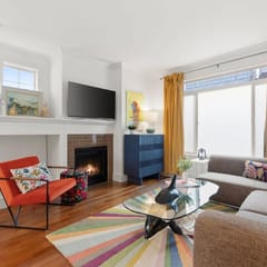 Pet-Friendly Stay | A/C, En Suites + Free Parking.