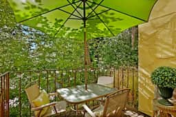 Townhome | Pets, A/C, Transit + Microsoft Parking.