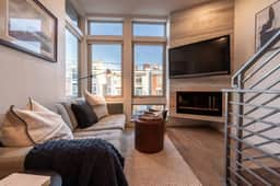 King Suite | Skyline Views, A/C + EV Parking + BBQ