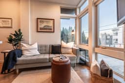 Lake Union + Skyline View | King Bed, EV + A/C bbq