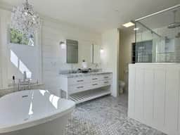 3 King Suites | Private Yard, A/C w/ Free Parking.