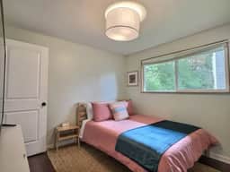 King Bed | Sleeps 6, A/C, + Parking, Pets