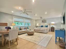 Secluded Lakefront | King Bed, AC & 5 Piece Bath |