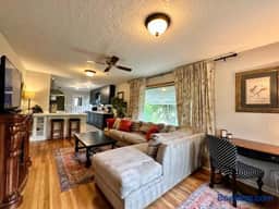 Seattles Starlight Bungalow by Stay Rested - Image 2