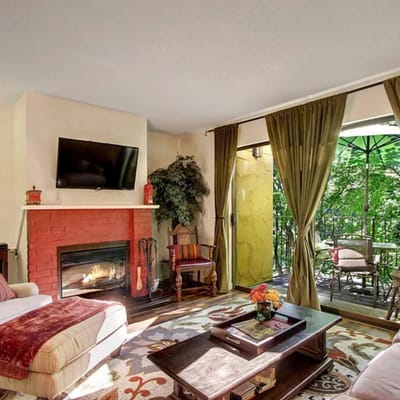 Townhome | Pets, A/C + Free Parking + Microsoft HQ