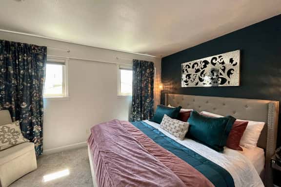Capitol Hill Stay | King + Light Rail, Parking - Image 1