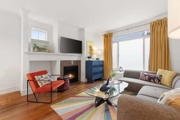 Pet-Friendly Stay | A/C, En Suites + Free Parking. - Image 1