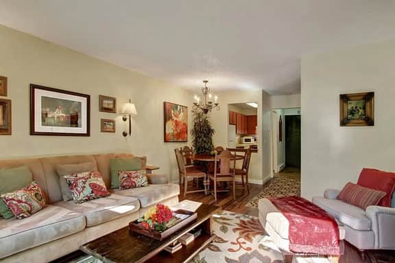 Townhome | Pets, A/C, Transit + Microsoft Parking.