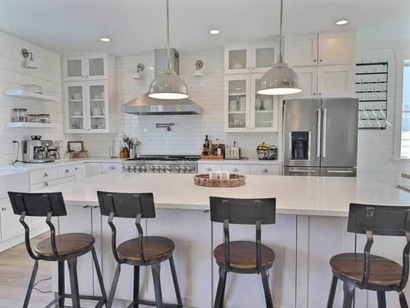 2 King Suites | A/C, Pets + Theater + Free Parking