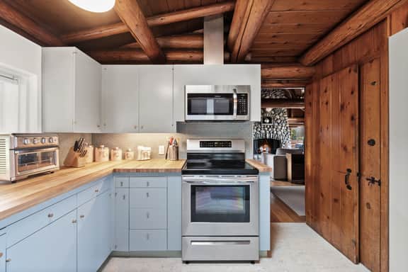 Fireside Escape | King Suite + Free Parking - Image 3