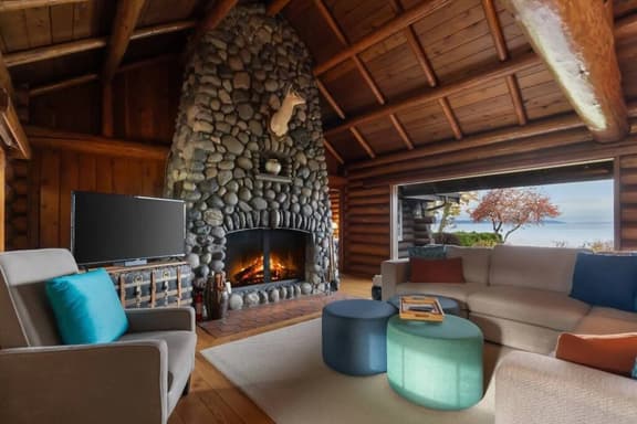 Fireside Escape | King Suite + Free Parking - Image 1