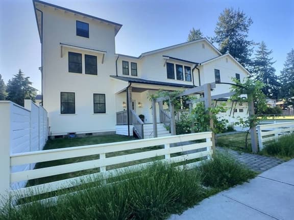 3 King Suites | Private Yard, A/C w/ Free Parking.