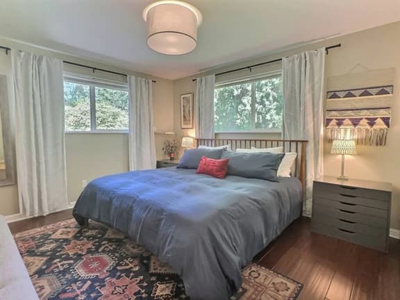 Walk to Martha Lake | A/C | Pets + Free Parking WA