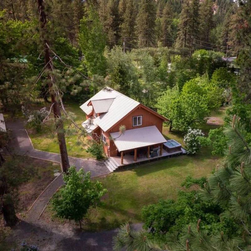 3 King Beds | A/C + Gameroom, Minutes to Village